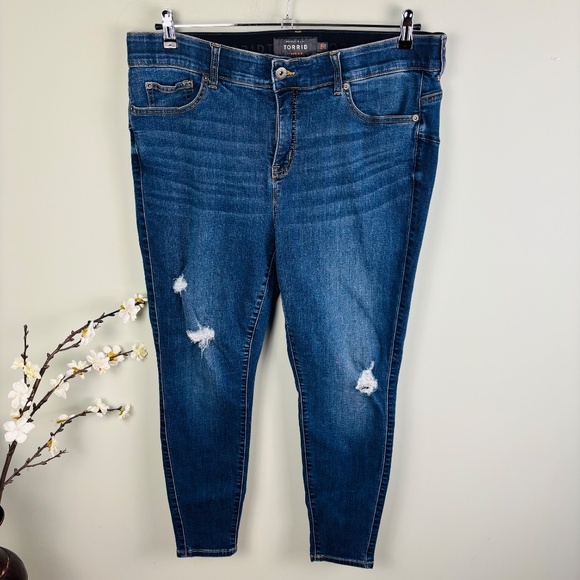 Torrid Dark Blue Skinny Jeans - Picture 2 of 4